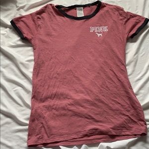pink vs tee